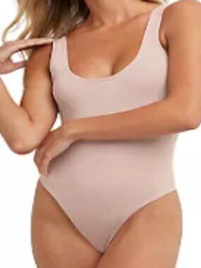 Maidenform Smoothing Seamless Bodysuit